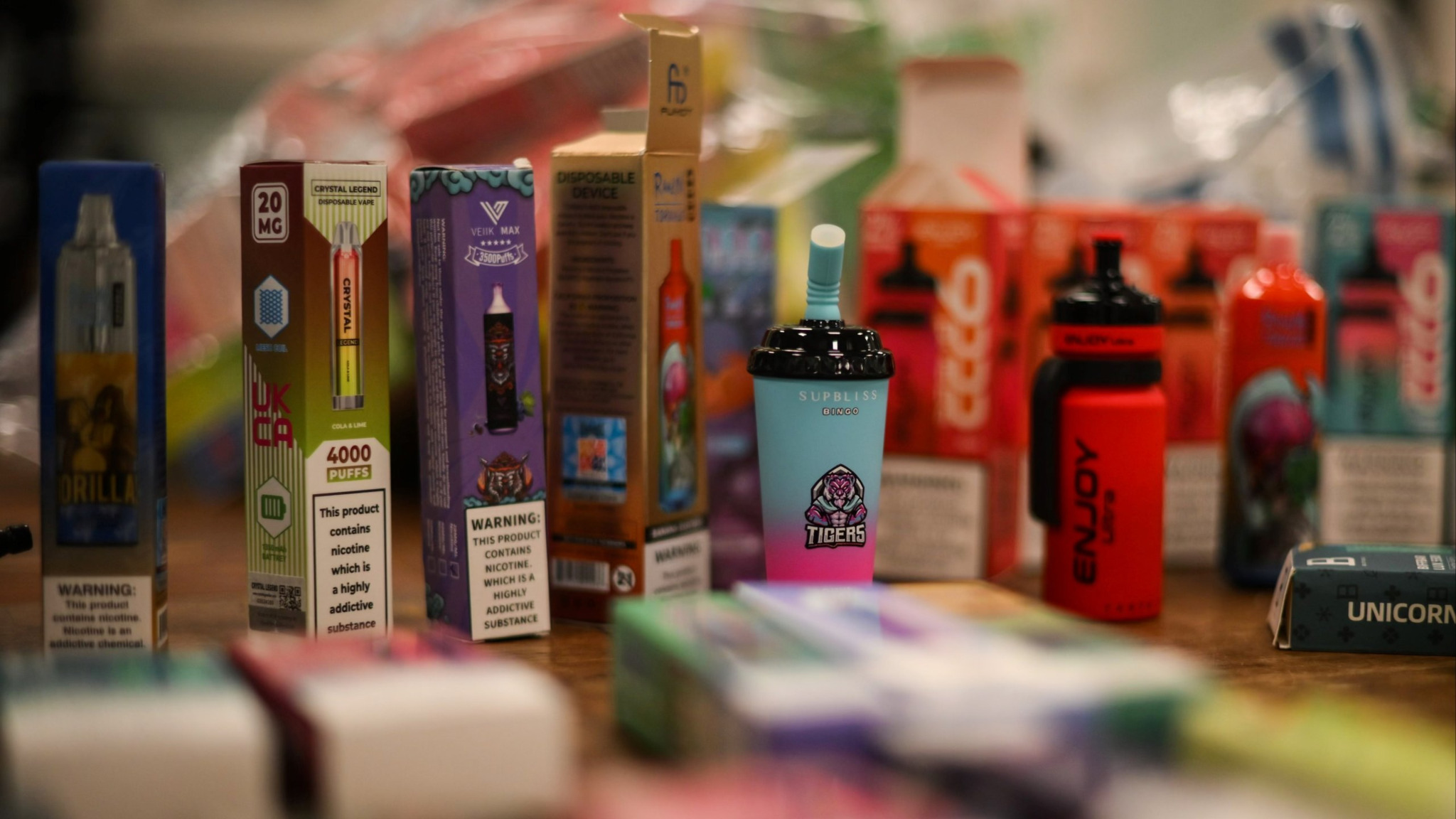 Дэлхийн улс орнууд  электрон тамхины амт, үнэрийг хориглох замаар хүүхэд, залуусын дундах хэрэглээг бууруулж байна